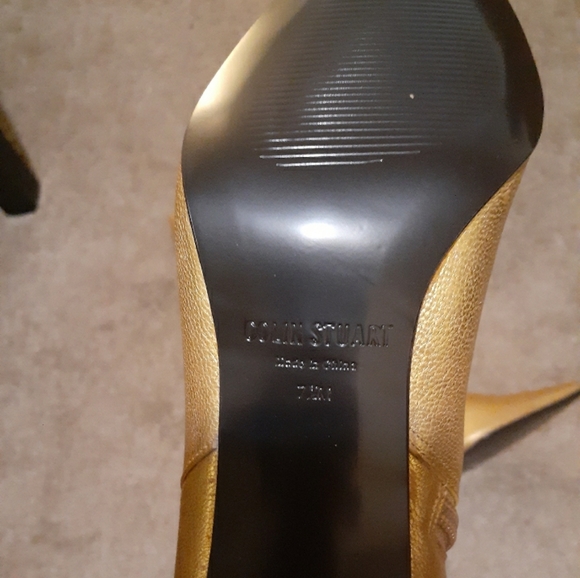 Woman golden boots - Picture 3 of 5